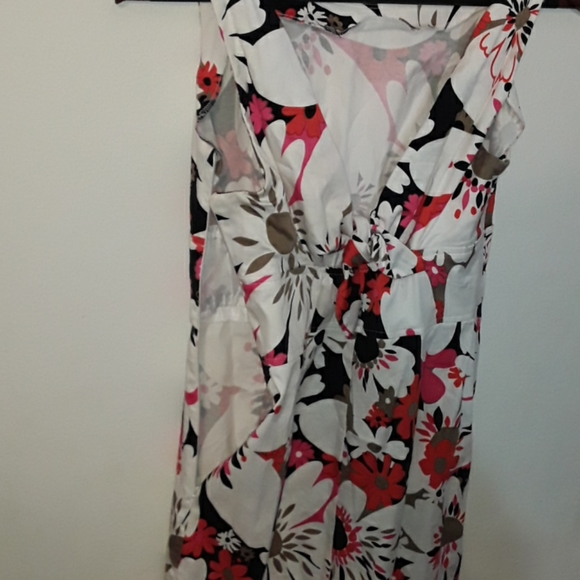 London Style Woman Dress -flower pattern - Picture 6 of 8